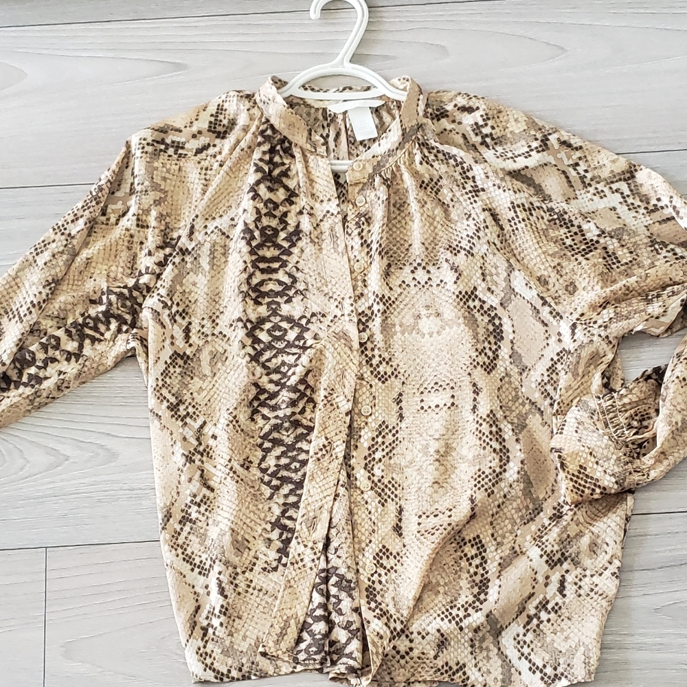 Snake print scoop neck blouse